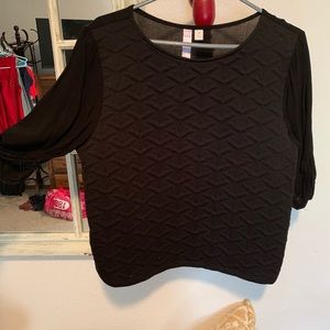 Black crop 3/4 sleeve top